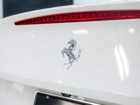 Used 2016 Ferrari California T image 28