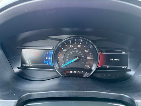 Used 2018 Ford Explorer XLT w/ Equipment Group 201A FWD image 27