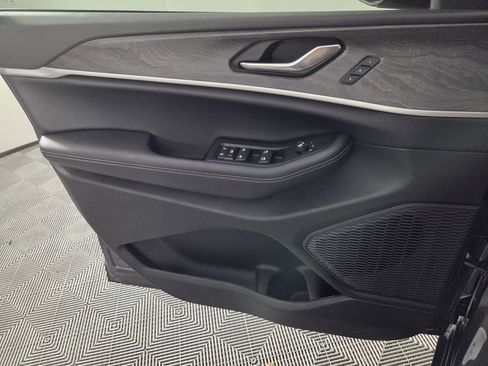 New 2025 Jeep Grand Cherokee L Limited w/ Black Appearance Package RWD image 16