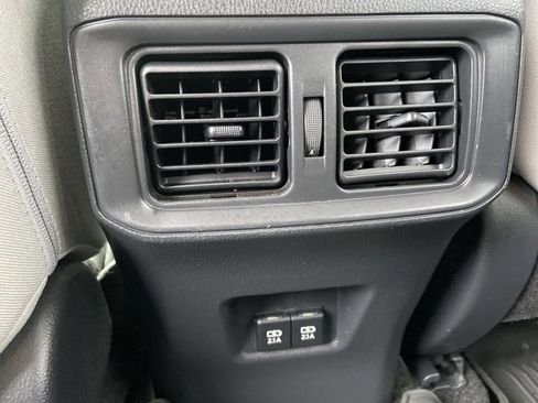 Used 2020 Toyota RAV4 XLE w/ Convenience Package AWD/4WD image 38