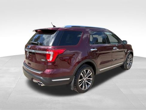 Used 2018 Ford Explorer Platinum AWD/4WD image 3
