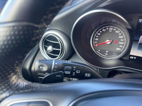 Used 2018 Mercedes-Benz GLC 300 4MATIC image 31