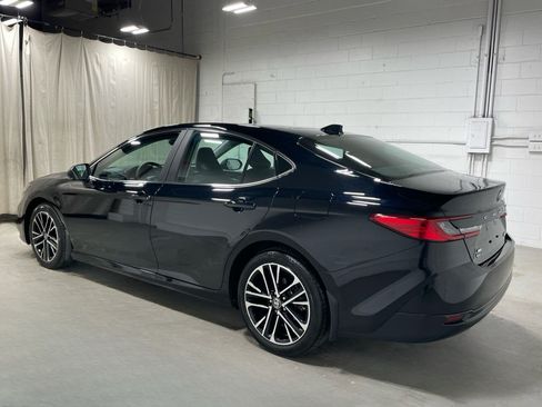 Used 2026 Toyota Camry XLE AWD/4WD image 5