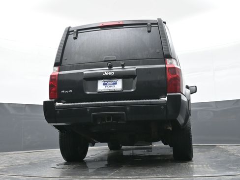 Used 2006 Jeep Commander Base image 38