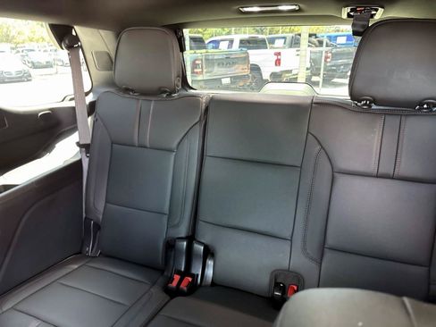 Used 2025 Chevrolet Tahoe RST w/ RST Performance Edition AWD/4WD image 13