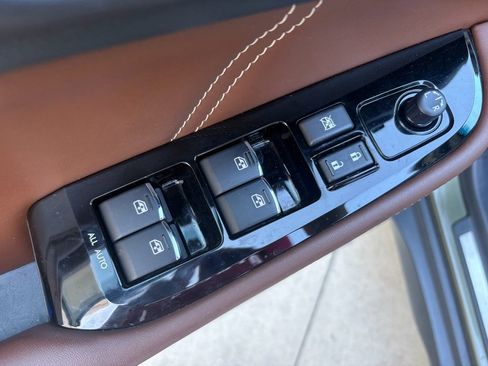 Used 2018 Subaru Outback 3.6R Touring w/ Popular Package #3 image 10