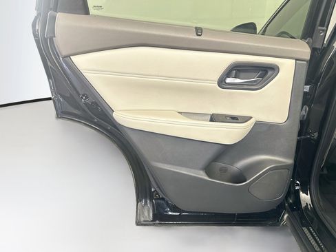 Used 2023 Nissan Rogue SV w/ SV Premium B Package FWD image 27