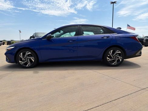 Used 2024 Hyundai Elantra Limited FWD image 7