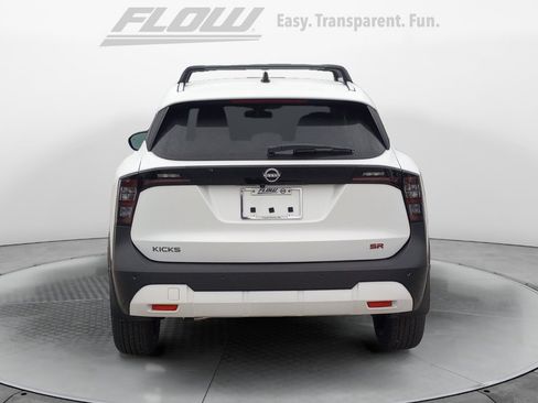 New 2026 Nissan Kicks SR w/ Cold Weather Package FWD image 6