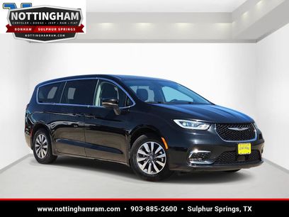 Used 2023 Chrysler Pacifica Touring-L