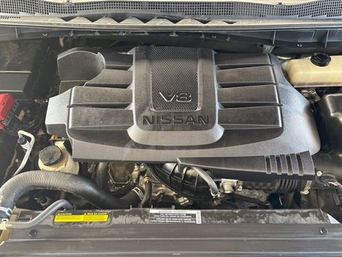 Used 2021 Nissan Titan SV w/ SV Convenience Package RWD image 25