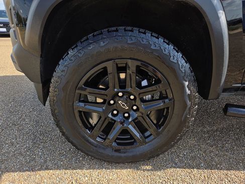 Used 2025 Chevrolet Colorado Trail Boss AWD/4WD image 26