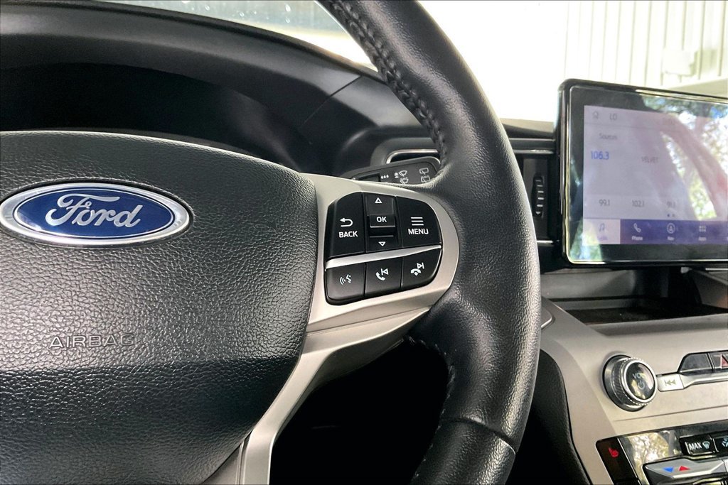 Used 2023 Ford Explorer XLT AWD/4WD image 9