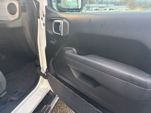 Used 2025 Jeep Wrangler Sport image 10