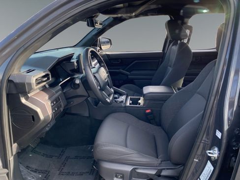 Certified 2025 Toyota Tacoma SR5 AWD/4WD image 9