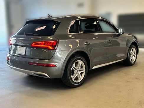 Used 2019 Audi Q5 2.0T Premium w/ Convenience Package AWD/4WD image 4