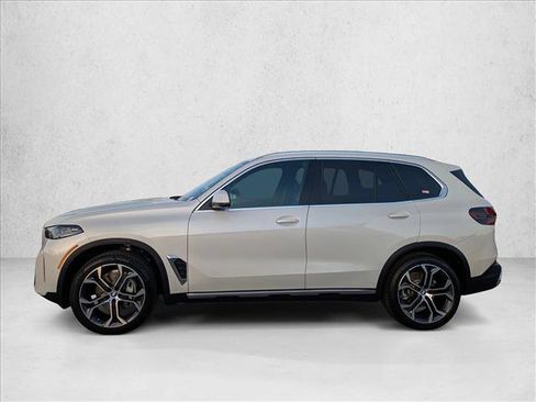New 2026 BMW X5 sDrive40i w/ Parking Assistance Package image 5