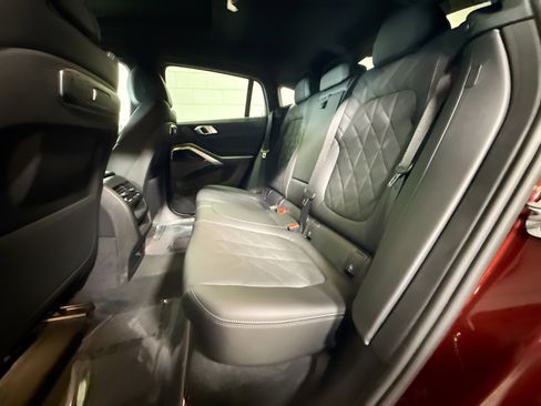 Used 2025 BMW X6 xDrive40i w/ Premium Package image 21