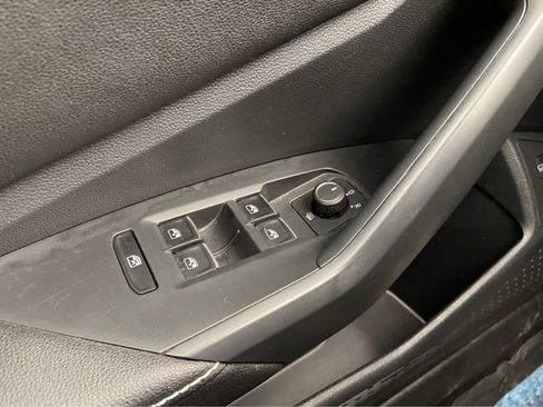 Used 2024 Volkswagen Jetta SE image 30