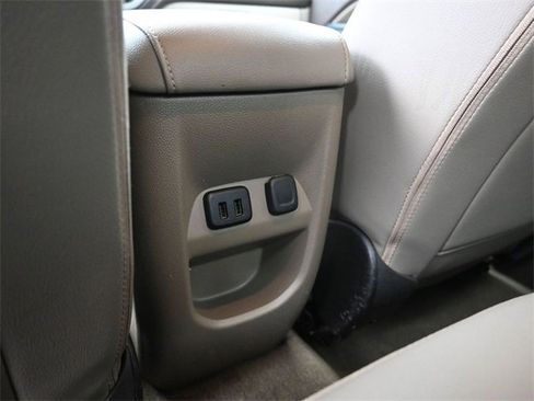 Used 2017 GMC Canyon SLT w/ Driver Alert Package image 30