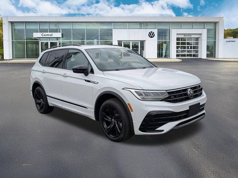 Certified 2023 Volkswagen Tiguan SE R-Line AWD/4WD image 1