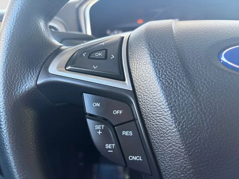 Used 2017 Ford Fusion SE w/ Fusion SE Technology Package FWD image 28