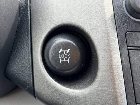 Used 2007 Toyota RAV4 4WD image 20