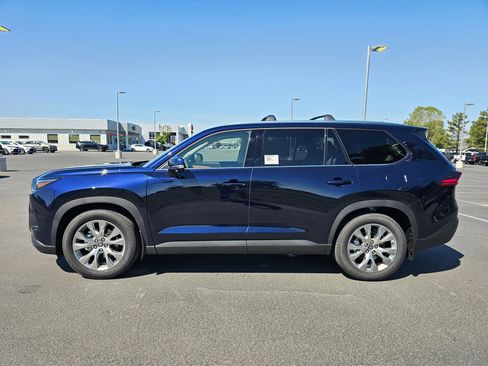 New 2026 Toyota Grand Highlander AWD Hybrid image 2