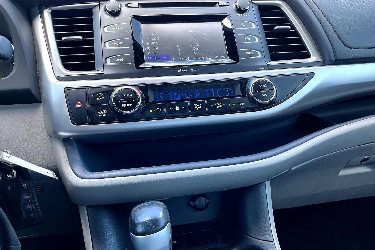 Used 2015 Toyota Highlander Plus FWD image 31