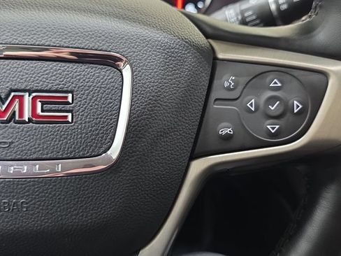 Used 2023 GMC Acadia Denali w/ Denali Technology Package AWD/4WD image 17