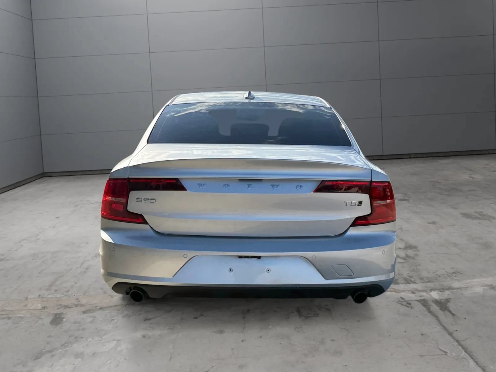 Used 2018 Volvo S90 T5 Momentum AWD/4WD image 11