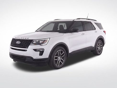 Used 2018 Ford Explorer Sport w/ Equipment Group 401A AWD/4WD image 2