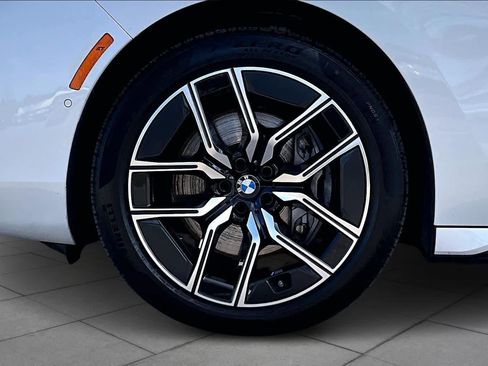 Certified 2025 BMW 740i xDrive image 10