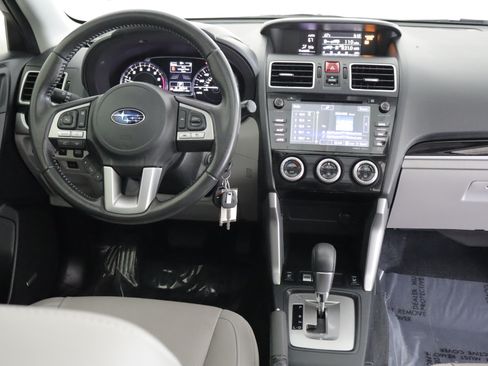 Used 2018 Subaru Forester 2.5i Limited AWD/4WD image 2