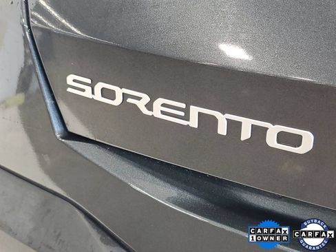 Used 2024 Kia Sorento S w/ Panoramic Sunroof Package FWD image 8