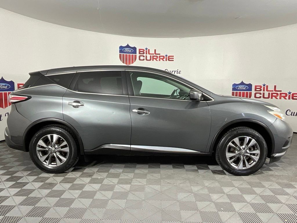 Used 2016 Nissan Murano S FWD image 2