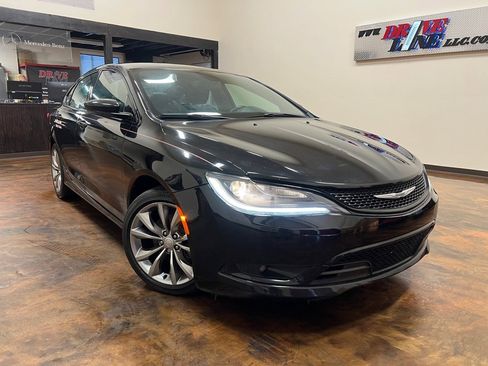 Used 2016 Chrysler 200 S w/ Comfort Group image 1