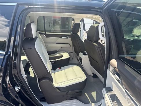Certified 2024 GMC Acadia Denali w/ Super Cruise Package AWD/4WD image 19