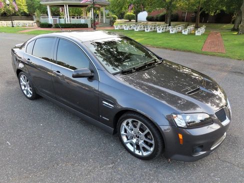 Used 2009 Pontiac G8 GXP RWD image 32