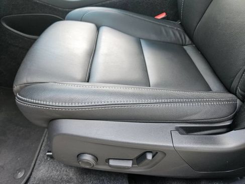 Certified 2026 Volvo XC40 B5 Plus AWD/4WD image 23