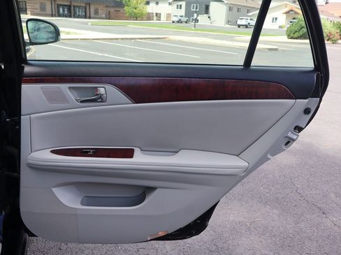 Used 2012 Toyota Avalon FWD image 25