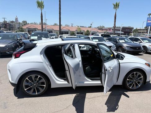 Used 2020 Hyundai Veloster 2.0 Premium FWD image 17