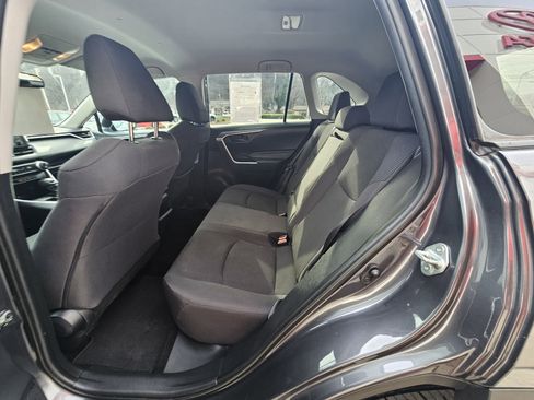 Used 2019 Toyota RAV4 LE image 14