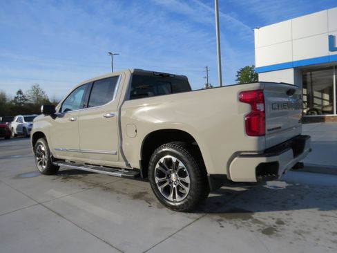 New 2026 Chevrolet Silverado 1500 High Country w/ Technology Package AWD/4WD image 3