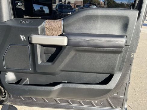 Used 2019 Ford F350 Lariat w/ Chrome Package image 16