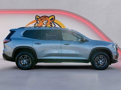Used 2025 GMC Acadia Elevation image 4