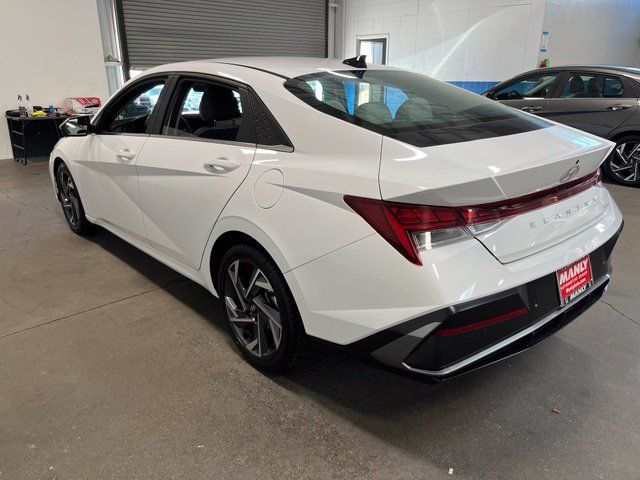 Used 2024 Hyundai Elantra Limited FWD image 5