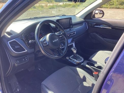 Used 2023 Kia Seltos S AWD/4WD image 11