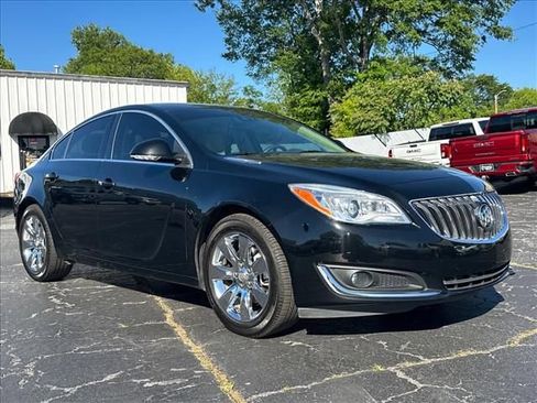 Used 2017 Buick Regal Premium w/ Driver Confidence Package #1 FWD image 2