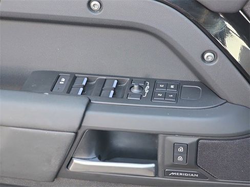 Used 2025 Land Rover Defender 110 S image 29